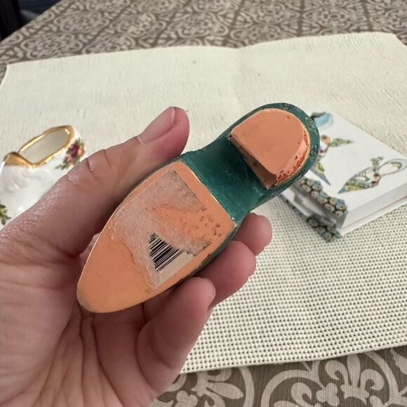 Three Piece Lot‎ Miniature Shoe Decorative Ornaments Collectible w/ Royal Albert - Picture 7 of 9